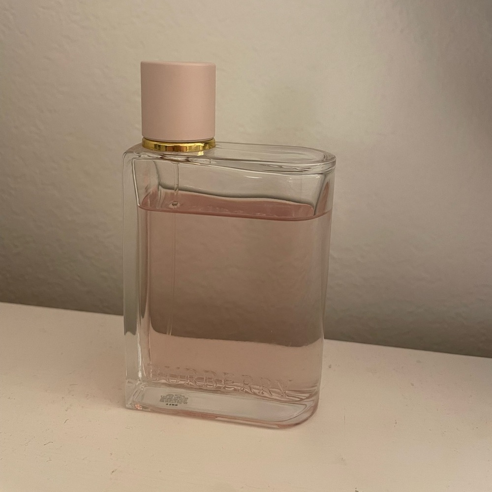Burberry Perfume - Her (Eau de Parfum)